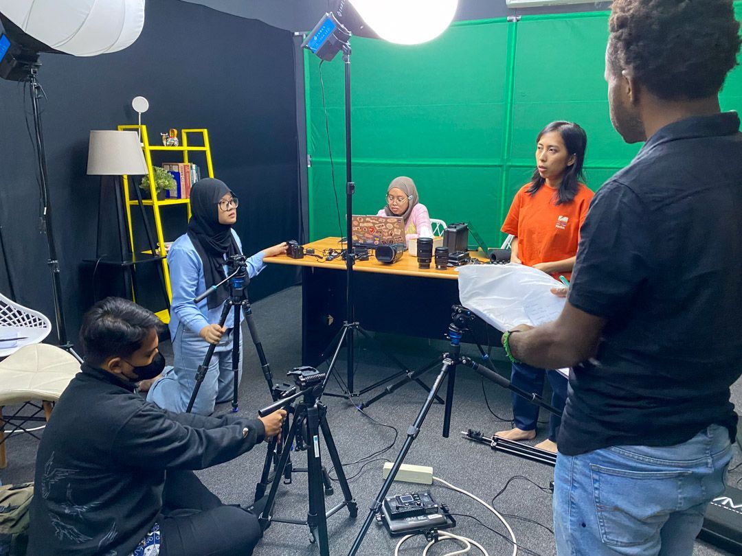 Pembekalan Tim Pengelola Pelatihan di Studio Lingkar Madani